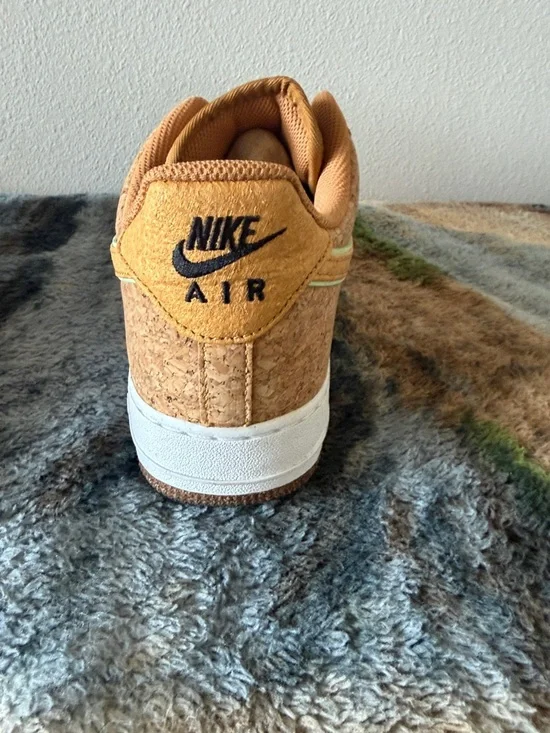 Nike Men’s Air Force 1 Happy Pinneapple - Picture 6 of 16